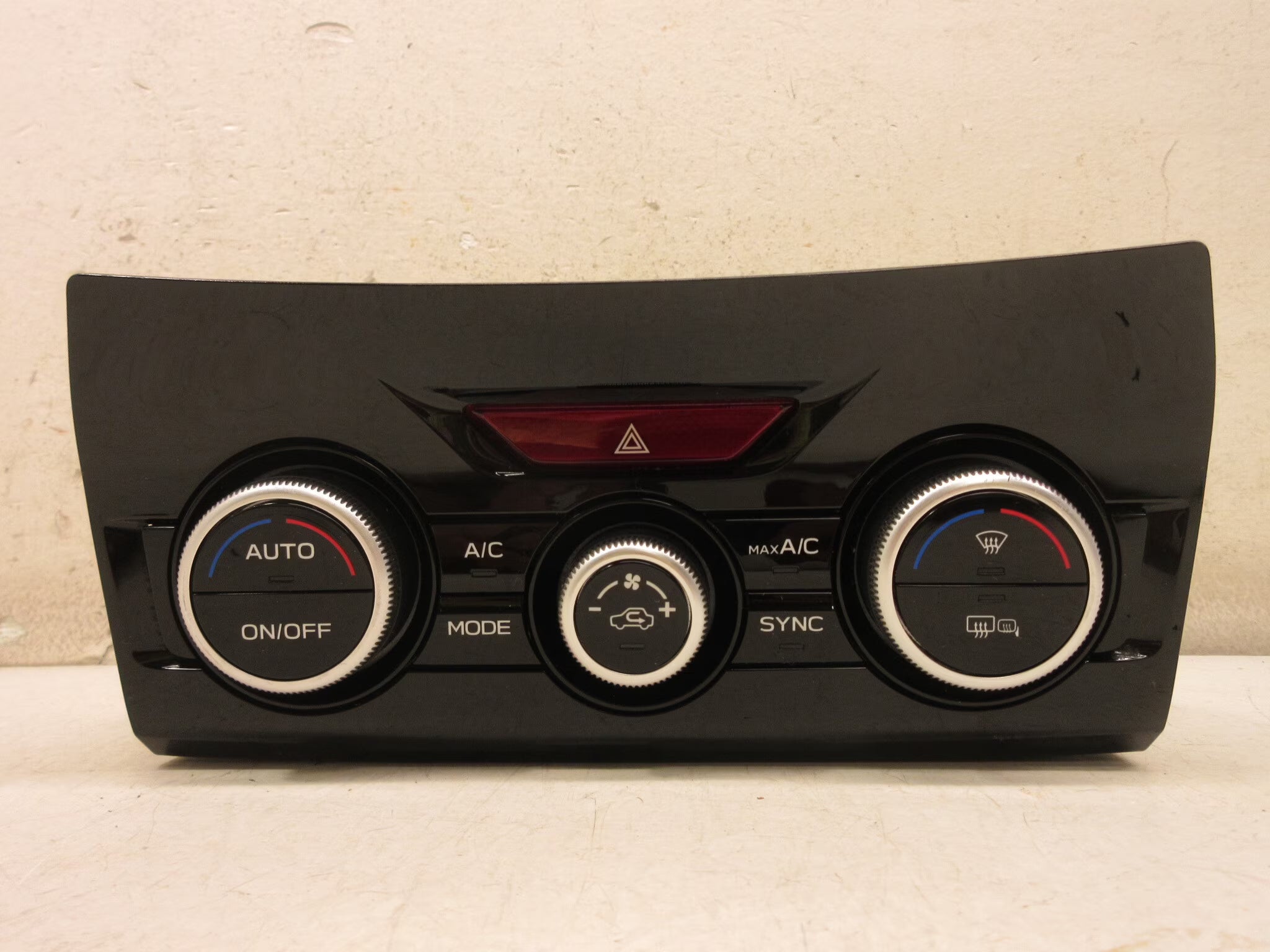 Pre-Owned Subaru Forester Auto Dual AC Heater Climate Temperature Control OEM C6885