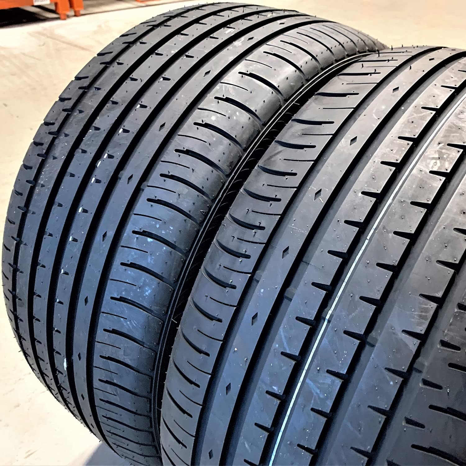 285/30R19 All-Season High Performance Radial Tires Set of 4 I587