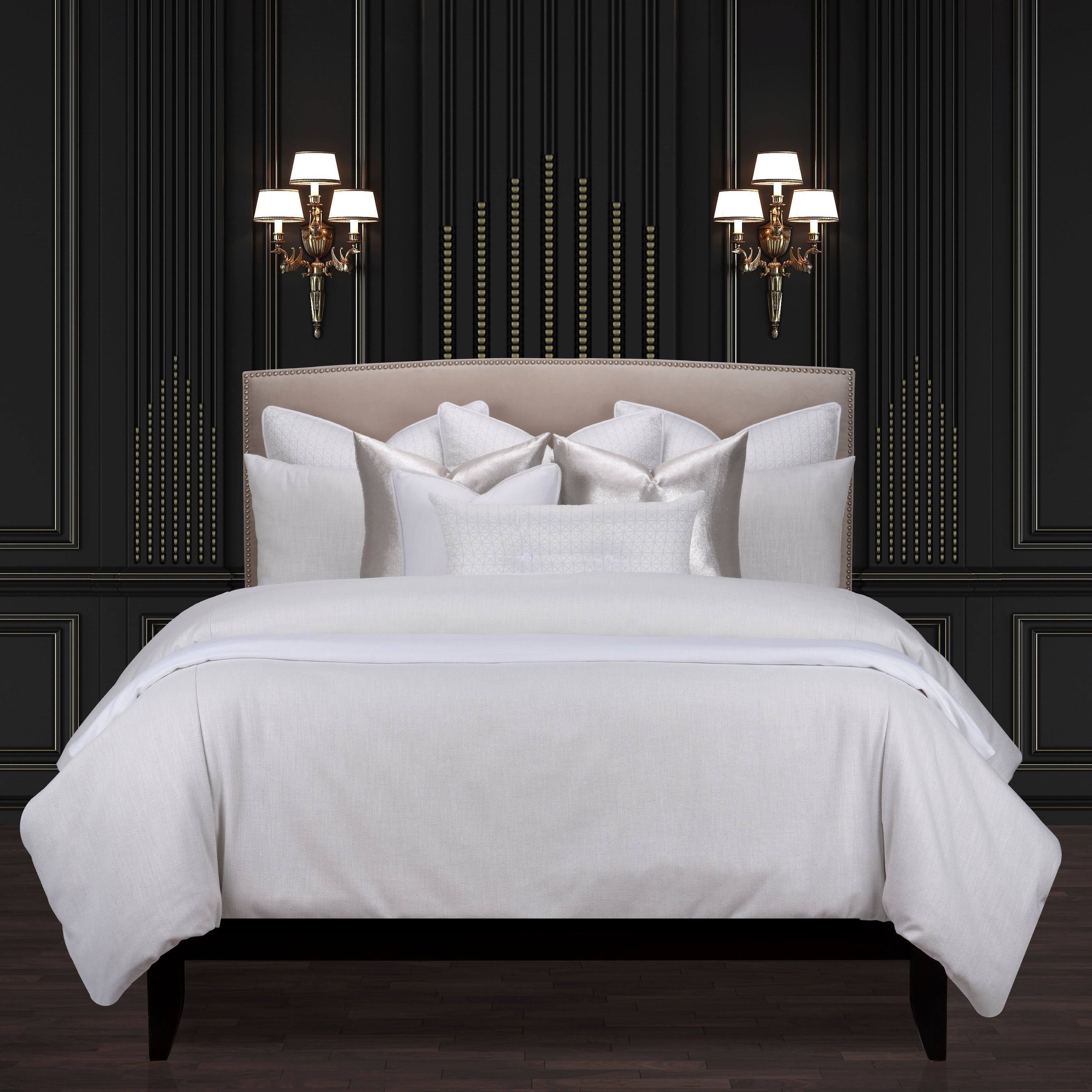 White Luxury Bedding Set H90407