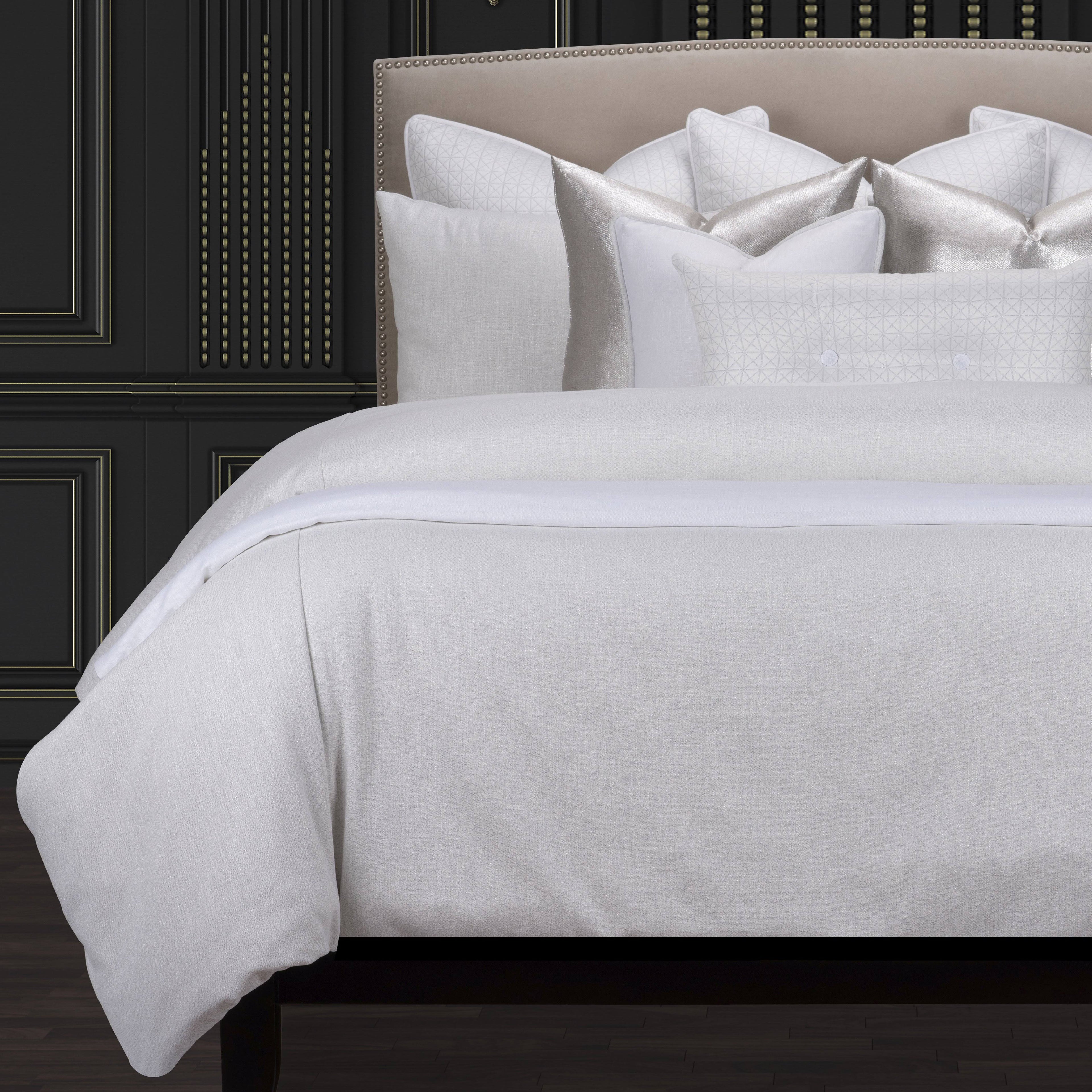 White Luxury Bedding Set H90407