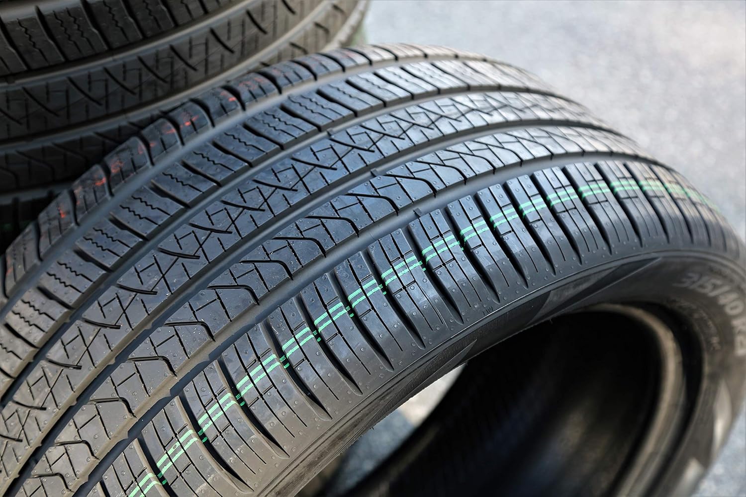 265/50R19 110H XL Performance Radial Tire S489517