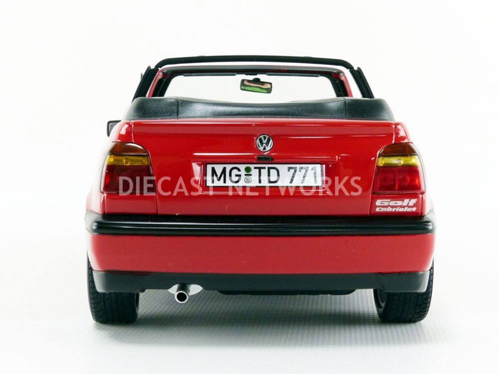 Red 1-18 Diecast Model Car E80420